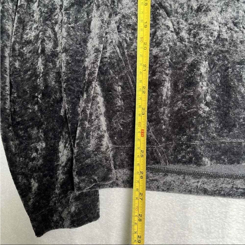 WE THE FREE People Nora Jane Crushed Velvet Top M Gray Balloon Sleeve Oversized - Picture 9 of 13
